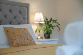Spacious 2 Beds & 2 Baths Flat at City Center